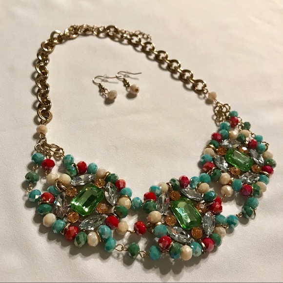 Accessories - Statement necklace and earrings